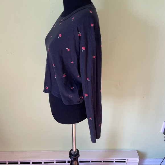 PINK VICTORIAS SECRET CHERRY GRAPHIC LONG SLEEVE CROP TOP SIZE XS - Picture 3 of 5